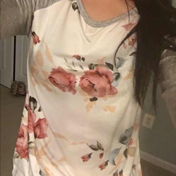 LAST ONE 🌻 Vintage Raglan Floral Top - Picture 4 of 8